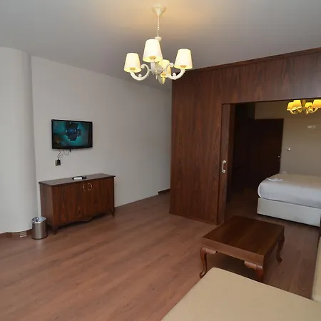 Hotell Motali Life